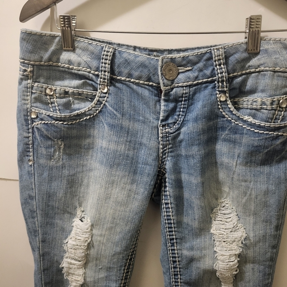 Almost Famous Y2K Capri ,Cuff, Distressed Jeans, Size 7 - Picture 8 of 13
